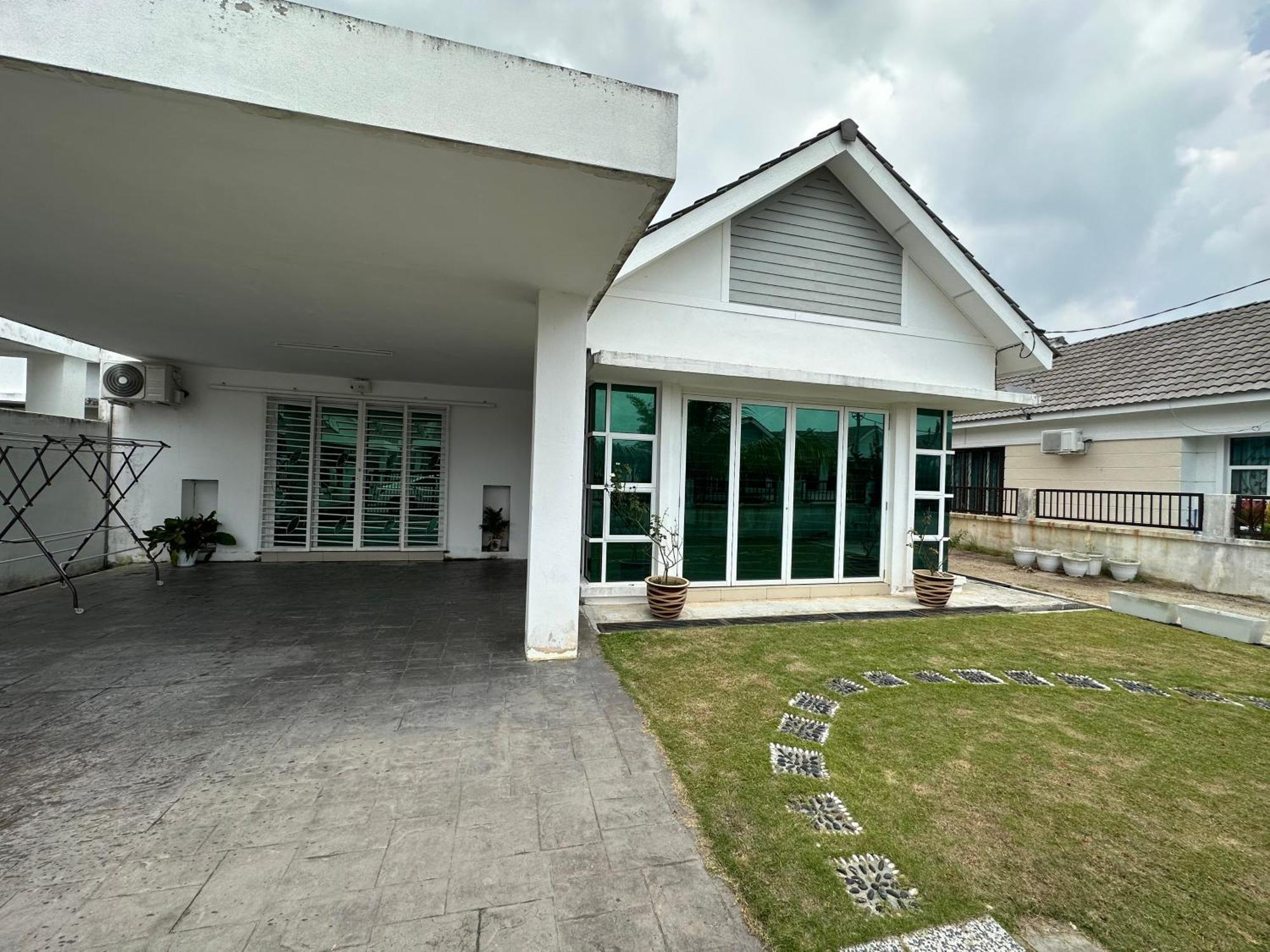 Aswadhuda Homestay Seri Iskandar Exterior photo